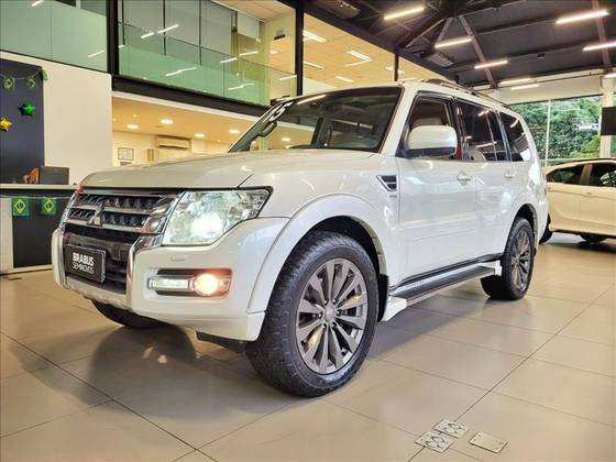 MITSUBISHI PAJERO FULL 3.2 HPE 4X4 16V TURBO INTERCOOLER DIESEL 4P AUTOMÁTICO MITSUBISHI PAJERO FULL 3.2 HPE 4X4 16V TURBO INTERCOOLER DIESEL 4P AUTOMÁTICO